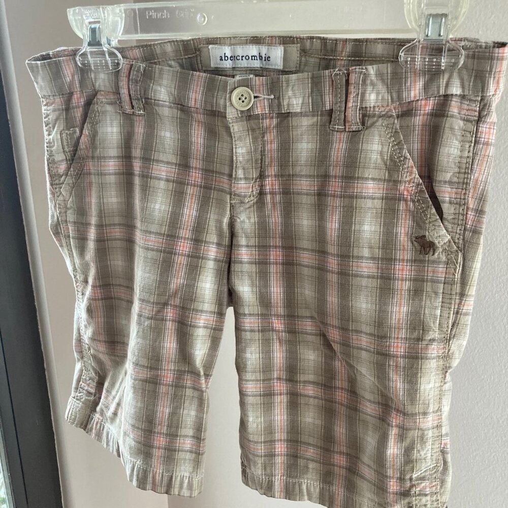 Abercrombie Plaid Shorts - Picture 6 of 12